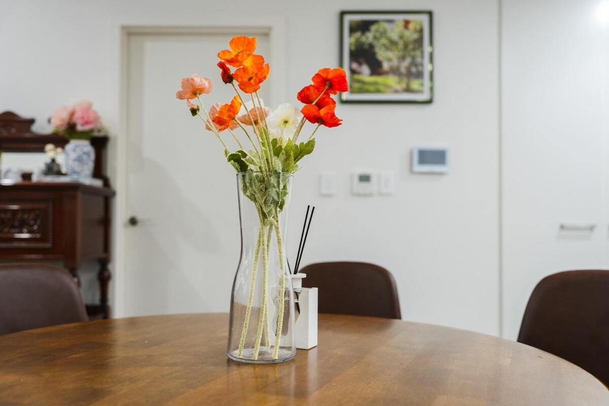 Apartment Timeless Charm A Vintage Escape